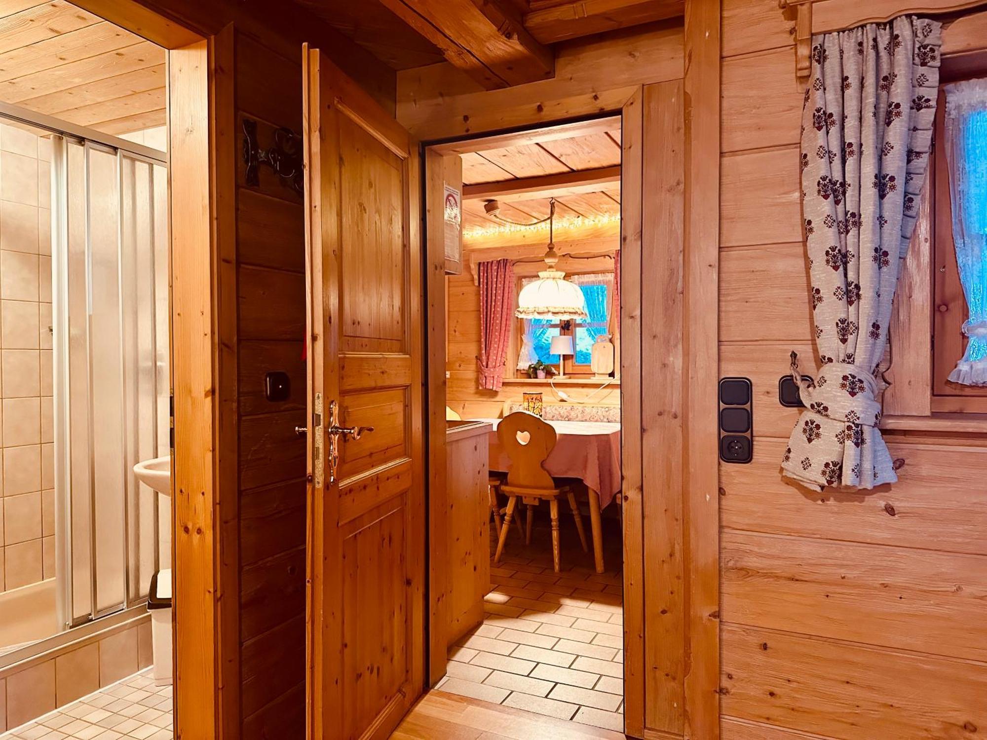 Almbruennerl Die Almhuette Auf Der Raffner Alm 鲁波尔丁 外观 照片