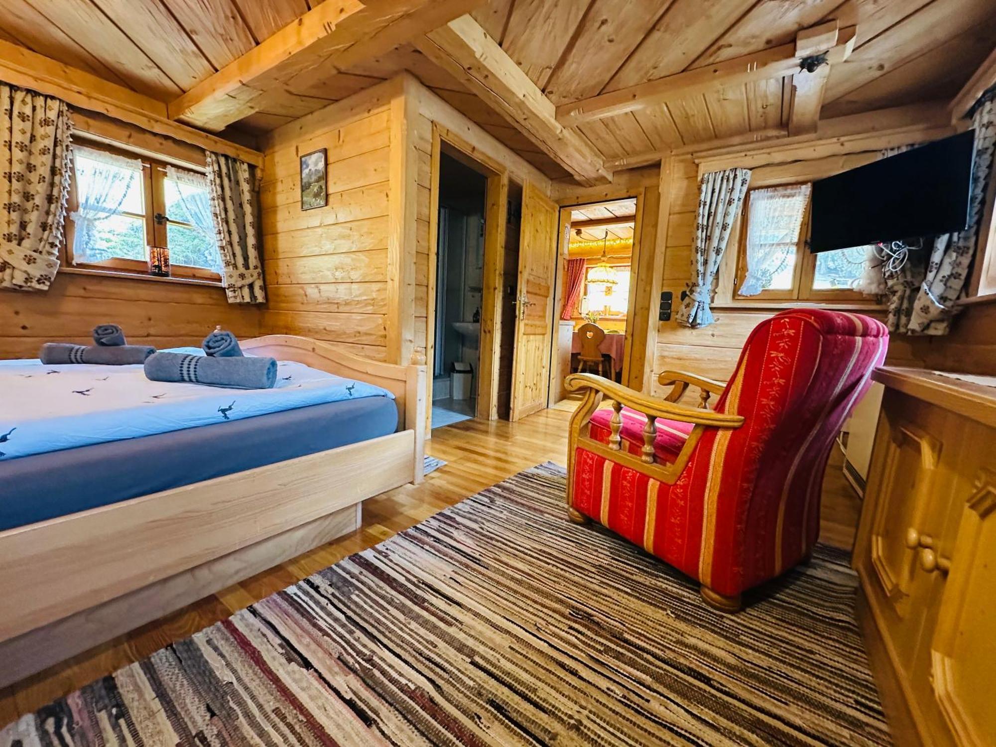 Almbruennerl Die Almhuette Auf Der Raffner Alm 鲁波尔丁 外观 照片